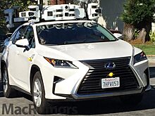 Беспилотный автомобиль Apple засветился на дороге