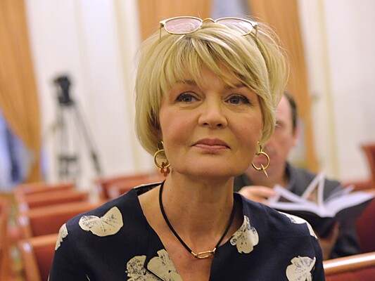 Қызы сиқырды