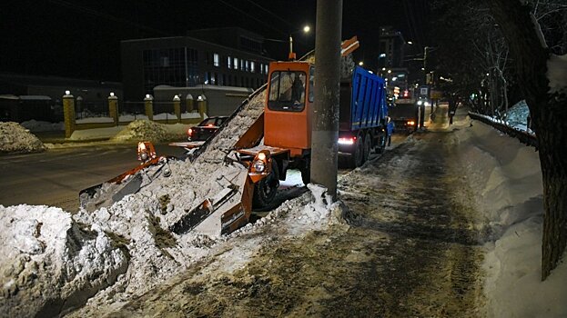 На этой неделе в Кирове вывезут снег с 26 улиц
