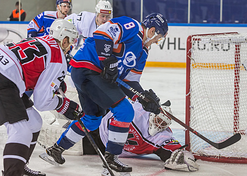 Тольяттинская «Лада» вышла на первое место в турнирной таблице Высшей хоккейной лиги