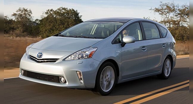 Гибриды Toyota Prius отозваны из-за дефектного софта