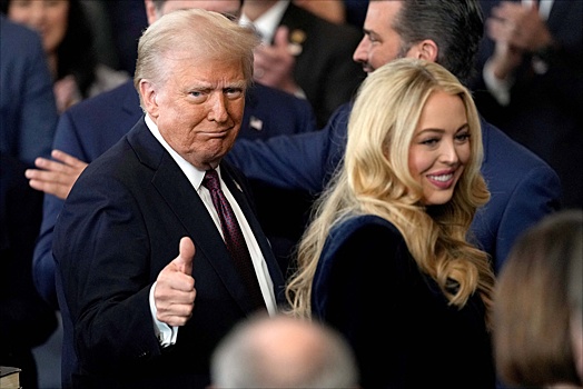 В Конгрессе США предложили увековечить Трампа на горе Рашмор