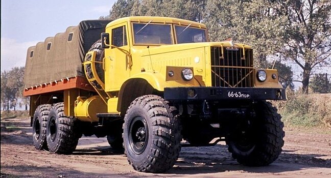 Грузовик КрАЗ 255Б, который до сих пор встречается на дорогах