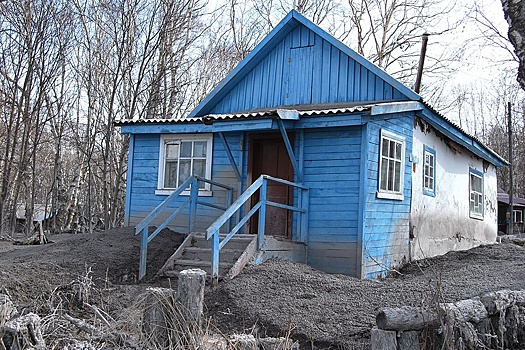 "Практически не общается с людьми": Как живет родная внучка Сталина в камчатском поселке