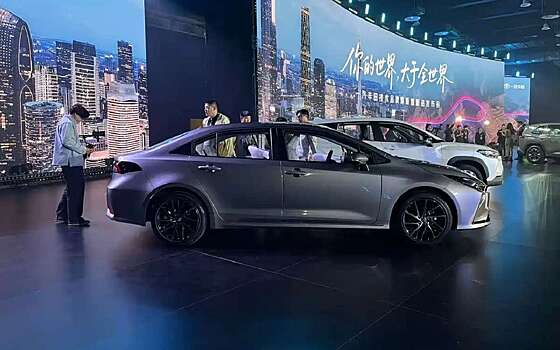 Toyota представила обновленную Corolla: как она изменилась?