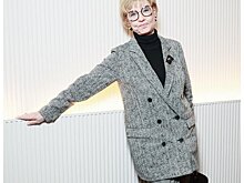 Вера Алентова вышла в свет в стильном осеннем образе