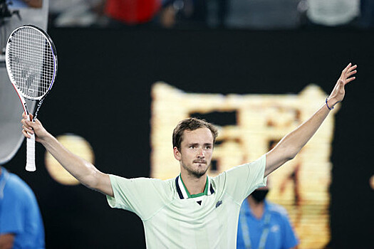 Медведев объяснил свои жалобы во время четвертьфинала Australian Open