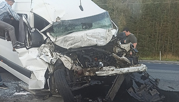 В Карелии в ДТП с фурой, фургоном и маршруткой пострадали восемь человек