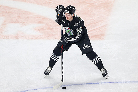 «Трактор» не обменяет Глотова, сообщает агентство WInners: «Руководство не рассматривает варианты расставания, хоккеист остается в клубе»