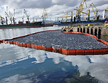 Иностранное судно разлило нефтепродукты у берегов Новороссийска