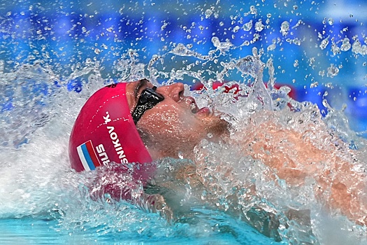 Российский пловец Колесников показал лучший результат сезона в заплыве на 100 м на спине
