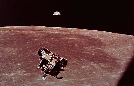 Золотая модель лунного модуля Apollo 11 ушла с молотка