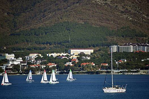 Россияне массово устремились в Геленджик