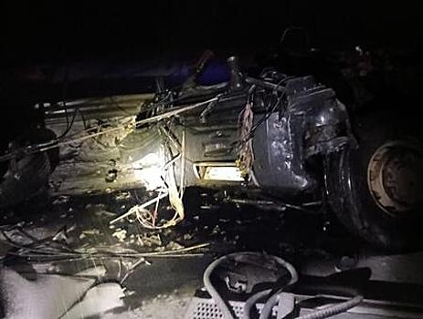 Водитель фуры погиб в аварии на трассе М-5 в Самарской области