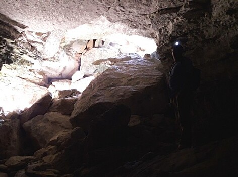 Альпинисты обнаружили гигантскую пещеру на глубине 200 метров