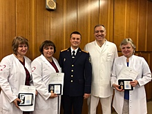 Сотрудниц госпиталя ветеранов в Лосинке наградили медалями Следственного комитета