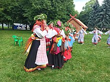 В Курске начались Троицкие хороводы