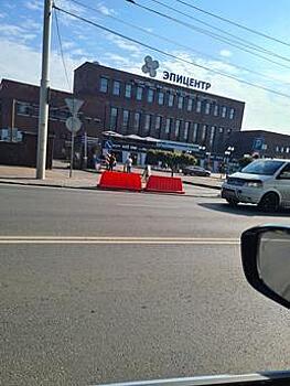 В Калининграде закрылась парковка у ТЦ "Эпицентр"