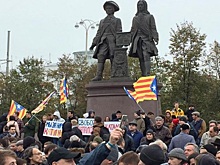 УрФО: за Навального, за Каталонию и за сталинскую селедку