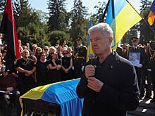Порошенко заметили в компании рекордного количества телохранителей