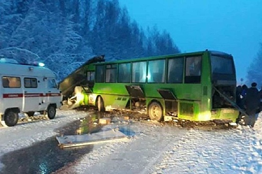 15 человек пострадали в ДТП с автобусом на Урале