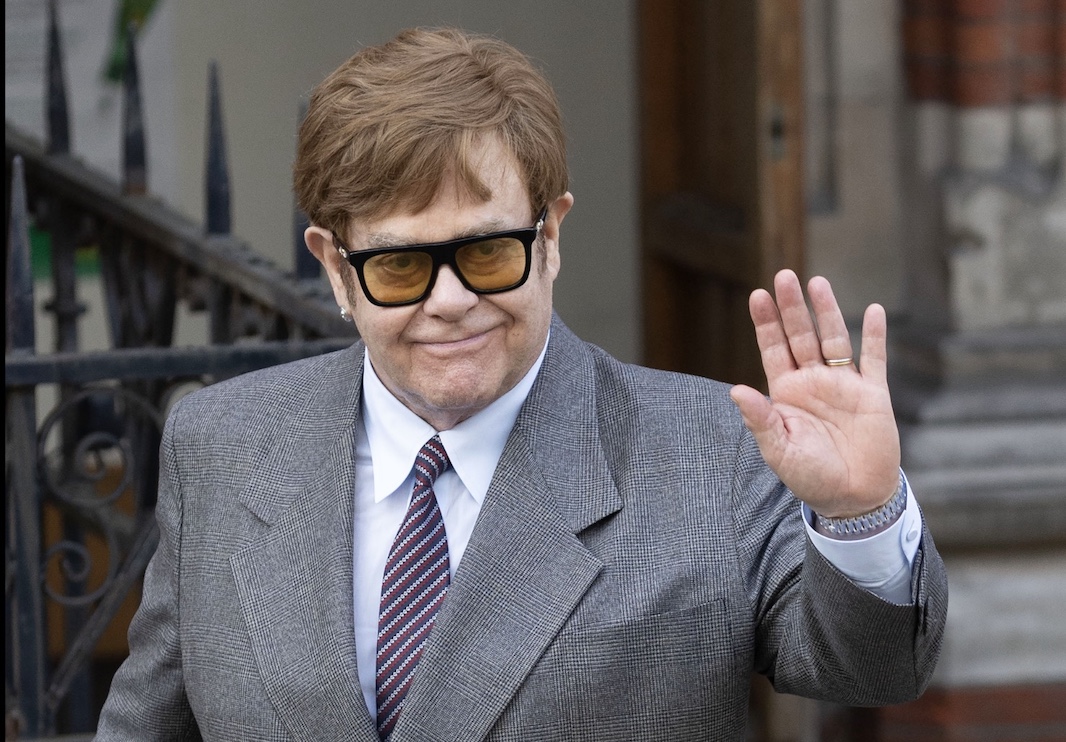 Фонд Элтона Джона признан нежелательным в России