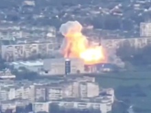 Дрон снял удар четырех ФАБ по Ледовому дворцу с наемниками в Херсоне
