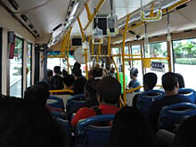 Разрешившего пассажирам не платить за проезд в обмен на надетые маски кондукторы выгнали с работы