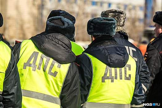 Под Новосибирском «Мазда» вылетела на встречку: водитель погибла, дети доставлены в больницу