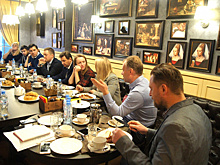 Молодые рязанские бизнесмены встретились с представителем мэрии за деловым завтраком
