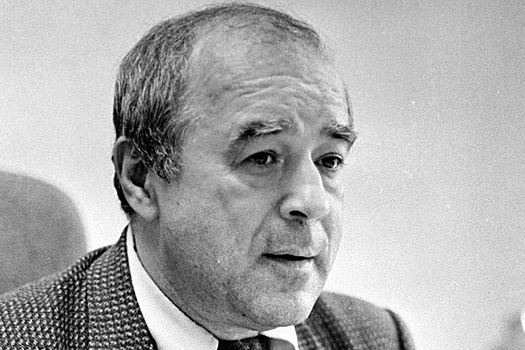 Названы дата и место прощания и похорон главреда "Огонька" Виталия Коротича