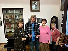 Рыжий из "Иванушек" передал ценные экспонаты в музей Сочи