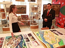 Глава Красноярска посетил музей, посвященный художникам-фронтовикам