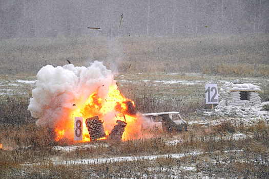 Военный самолёт разбился в Иране после угроз Трампа