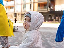 «Морды бить»: взрослые на Украине объявили войну русскоязычным детям