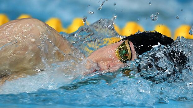 Эксперт рассказал, почему надо записывать детей на плавание