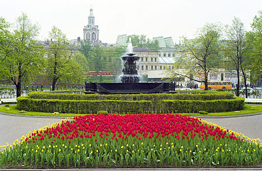 Культурный отдых в столице: Главархив рассказал о главных событиях весны 1983 года