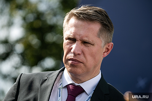 Мурашко пообещал освободить россиян от бумажных полисов ОМС