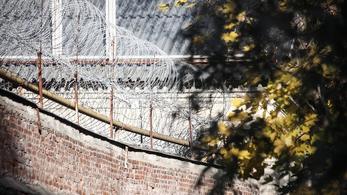 Утопившую в туалете новорожденную дочь москвичку отправили в СИЗО
