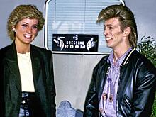 Опубликован закулисный снимок принцессы Дианы с популярным певцом, который скрывали 40 лет по деликатной причине