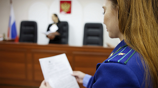 Житель Ноябрьска получит полмиллиона рублей за травму позвоночника на работе