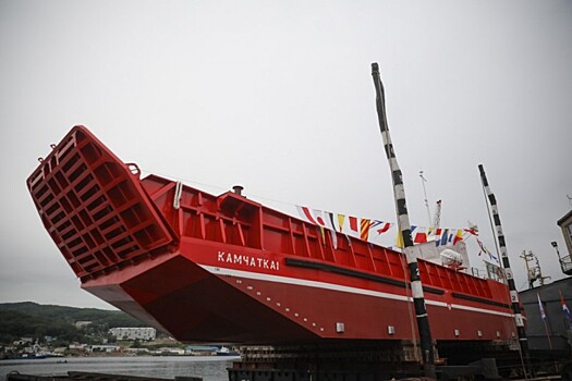 Судно, построенное в приморском посёлке Ливадия, торжественно спустили на воду