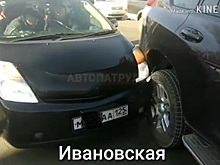 Во Владивостоке столкнулись «Приус» и «Крузак»