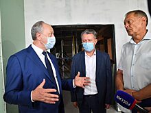 Губернатор Саратовской области потребовал открыть в сентябре строящийся 30 лет бассейн
