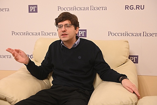 В Петербурге впервые выступил пианист - внук писателя Юлиана Семенова