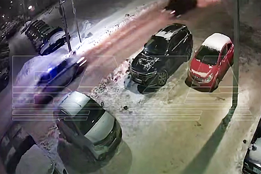 В Кирове три экипажа ДПС остановили нарушителя 15 выстрелами и попали на видео