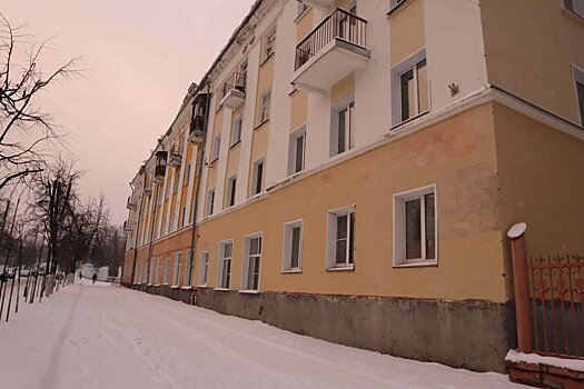 Чиновники испортили фасад дома на Московской, 1А