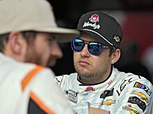 Гонщика NASCAR отстранили от соревнований за лайк под мемом об убийстве Джорджа Флойда