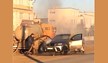 Горящий BMW потушили фекальными водами в Самаре