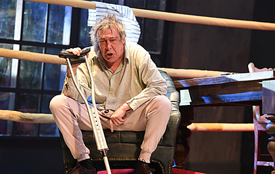 Специалисты спасают Михаила Ефремова: актера увезли из Москвы